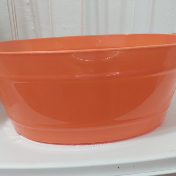 Lot of 34 Plastic round storage baskets and buckets for cleaning and organizing. - Picture 12 of 16